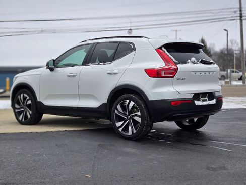Used 2023 Volvo XC40 B5 Plus w/ Climate Package image 6