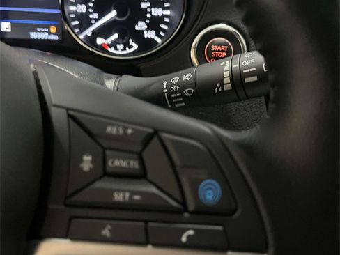 Used 2022 Nissan Rogue Sport SV w/ Technology Package image 22