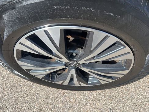 Used 2023 Nissan Rogue SV image 40