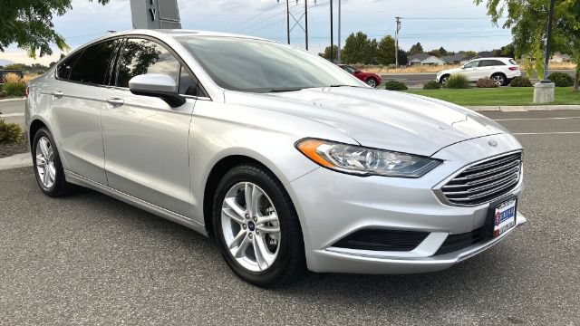 Used 2018 Ford Fusion SE w/ Fusion SE Technology Package FWD image 1