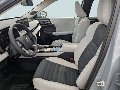 New 2026 Mitsubishi Outlander SE image 21