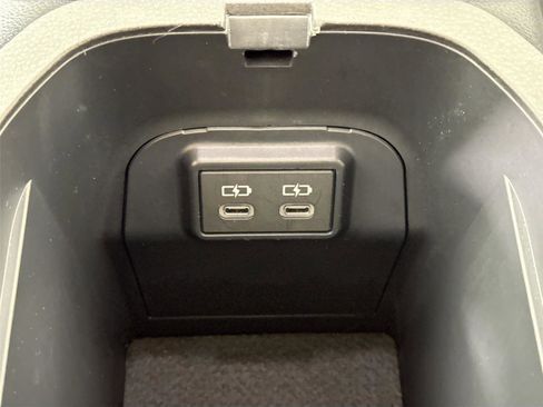 Certified 2025 Toyota RAV4 XLE AWD/4WD image 34