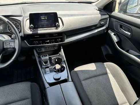 Used 2025 Nissan Rogue SV AWD/4WD image 17
