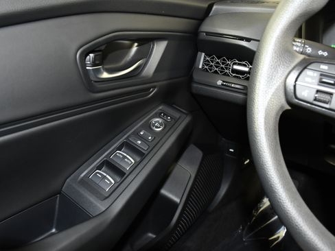 Certified 2025 Honda Accord SE image 32