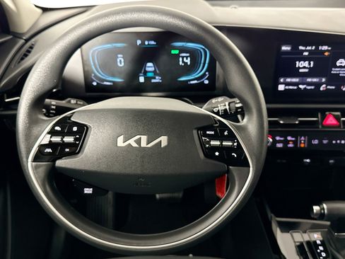 Used 2023 Kia Niro LX FWD image 20