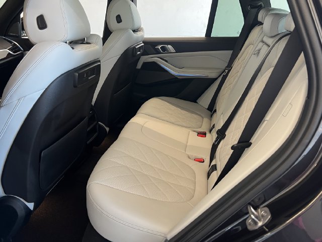Used 2023 BMW X5 xDrive45e AWD/4WD image 29