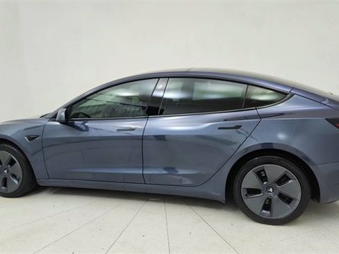 Used 2023 Tesla Model 3 Standard Range image 4