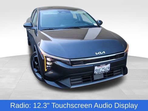 Used 2025 Kia K4 EX image 2