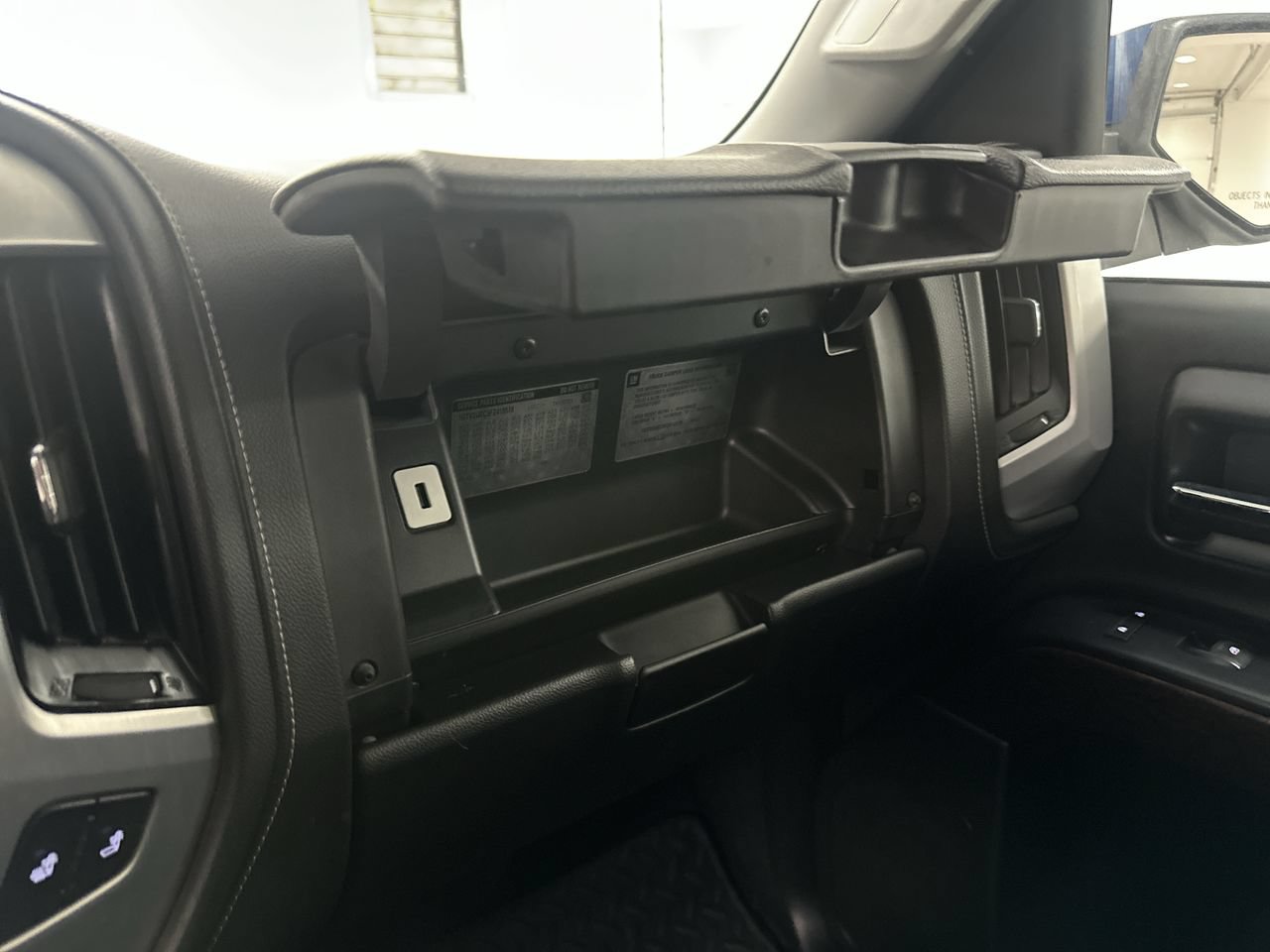 Used 2015 GMC Sierra 1500 SLE w/ SLE Value Package AWD/4WD image 47