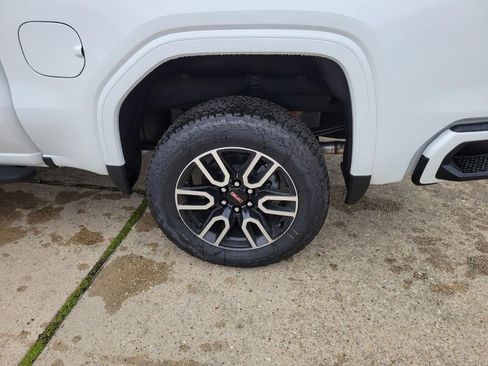 New 2026 GMC Sierra 1500 AT4 image 9