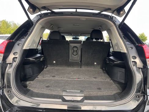 Used 2018 Nissan Rogue SV FWD image 27