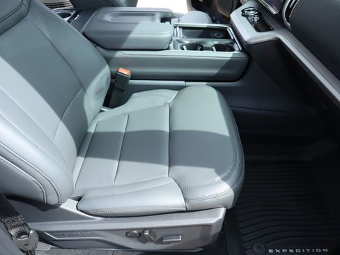 New 2026 Ford Expedition Max Active AWD/4WD image 15