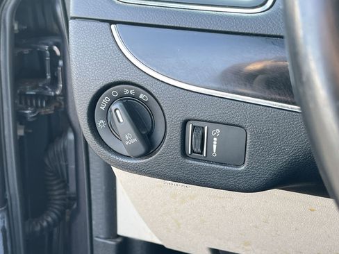 Used 2019 Dodge Grand Caravan SXT image 15