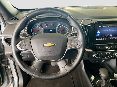 Used 2023 Chevrolet Traverse LT FWD image 11