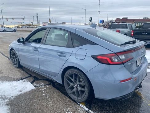 Used 2023 Honda Civic Sport image 5