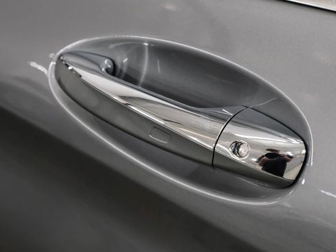 Used 2015 Mercedes-Benz C 400 4MATIC image 37