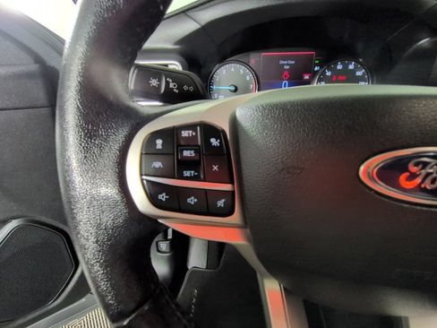 Used 2021 Ford Explorer XLT w/ Equipment Group 202A RWD image 13