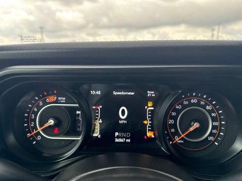 Used 2025 Jeep Wrangler Unlimited Rubicon AWD/4WD image 20