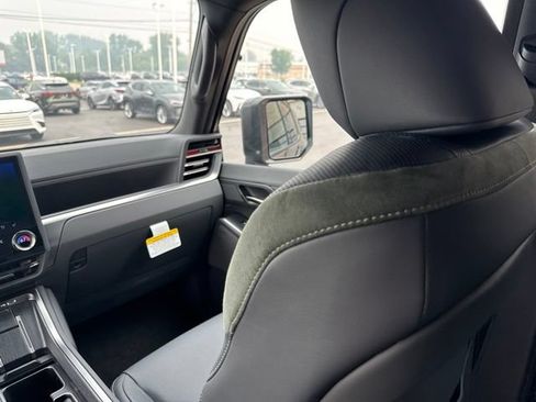 New 2026 Lexus GX 550 AWD/4WD image 33