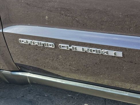 Used 2020 Jeep Grand Cherokee Limited w/ Luxury Group II image 11