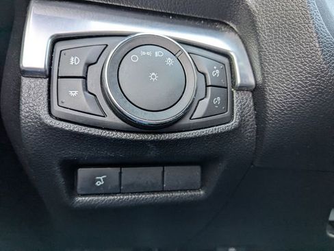 Used 2017 Ford Explorer Limited image 28