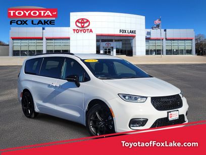 Used 2024 Chrysler Pacifica Touring-L w/ S Appearance Package