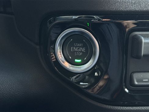 Certified 2025 Chevrolet Silverado 2500 ZR2 w/ Technology Package image 26