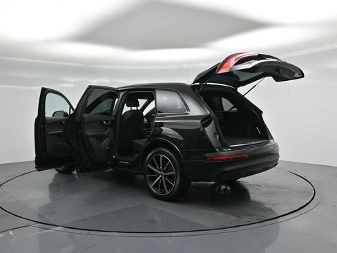 Used 2022 Audi Q7 3.0T Premium Plus w/ Premium Plus Package AWD/4WD image 35