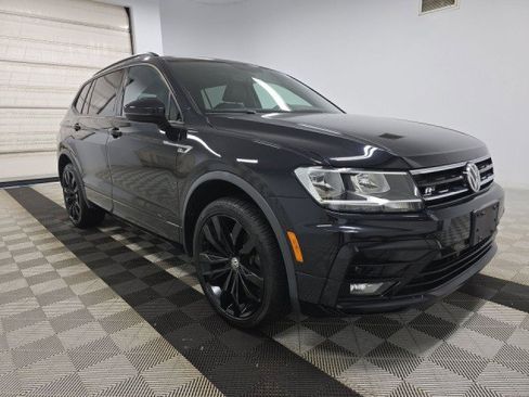 Used 2020 Volkswagen Tiguan SE R-Line image 3