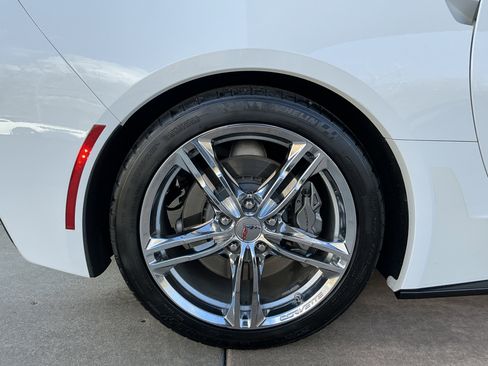 Used 2017 Chevrolet Corvette Stingray Convertible w/ 2LT Preferred Equipment Group image 29