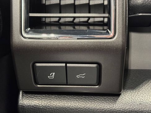 Used 2021 Ford Expedition Limited AWD/4WD image 32