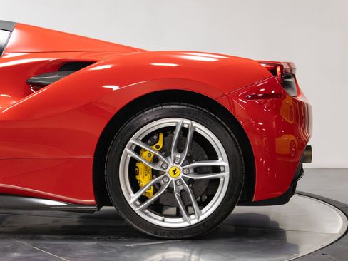 Used 2016 Ferrari 488 Spider image 35