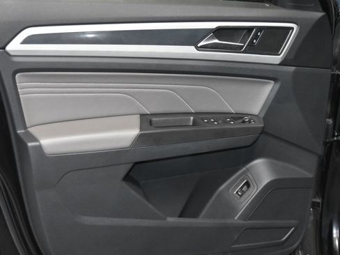 Used 2022 Volkswagen Atlas Cross Sport SEL image 4