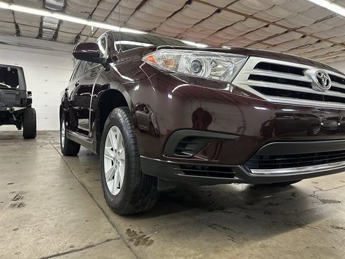 Used 2012 Toyota Highlander SE w/ Tow Pkg image 31