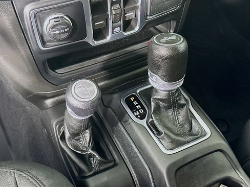 Used 2022 Jeep Wrangler Unlimited Sport AWD/4WD image 18