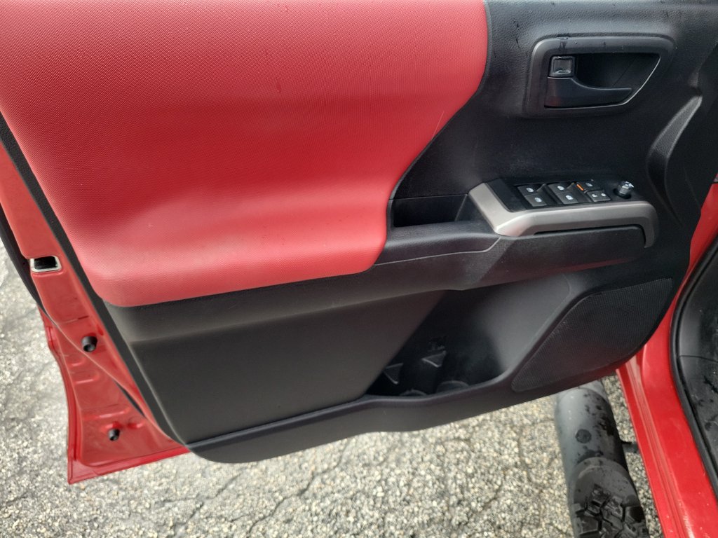 Certified 2023 Toyota Tacoma SR5 RWD image 19