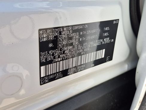 Used 2023 Toyota RAV4 XLE AWD/4WD image 24
