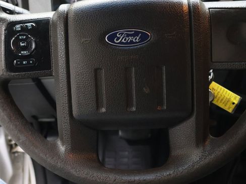 Used 2016 Ford F550 4x4 Crew Cab Super Duty image 18