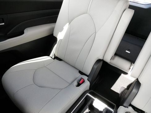 Certified 2026 Toyota Grand Highlander Limited image 12