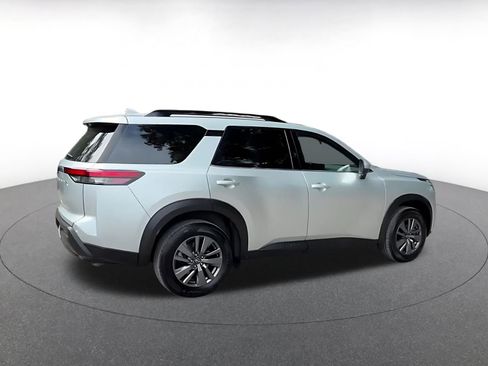 Used 2025 Nissan Pathfinder SV FWD image 15