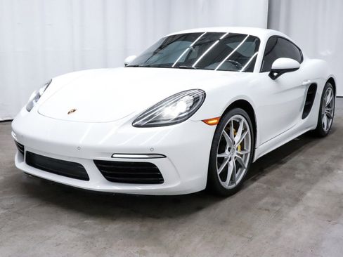 Used 2019 Porsche 718 Cayman image 3