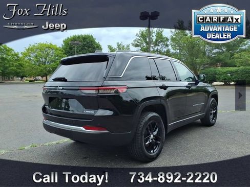 Used 2023 Jeep Grand Cherokee Laredo w/ Luxury Tech Group I AWD/4WD image 9