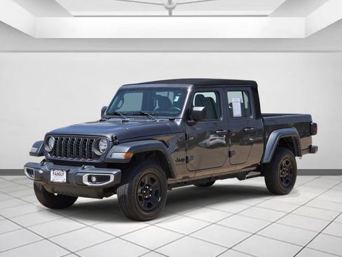 Used 2024 Jeep Gladiator Sport AWD/4WD image 3