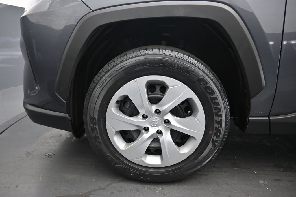 Used 2021 Toyota RAV4 LE FWD image 46