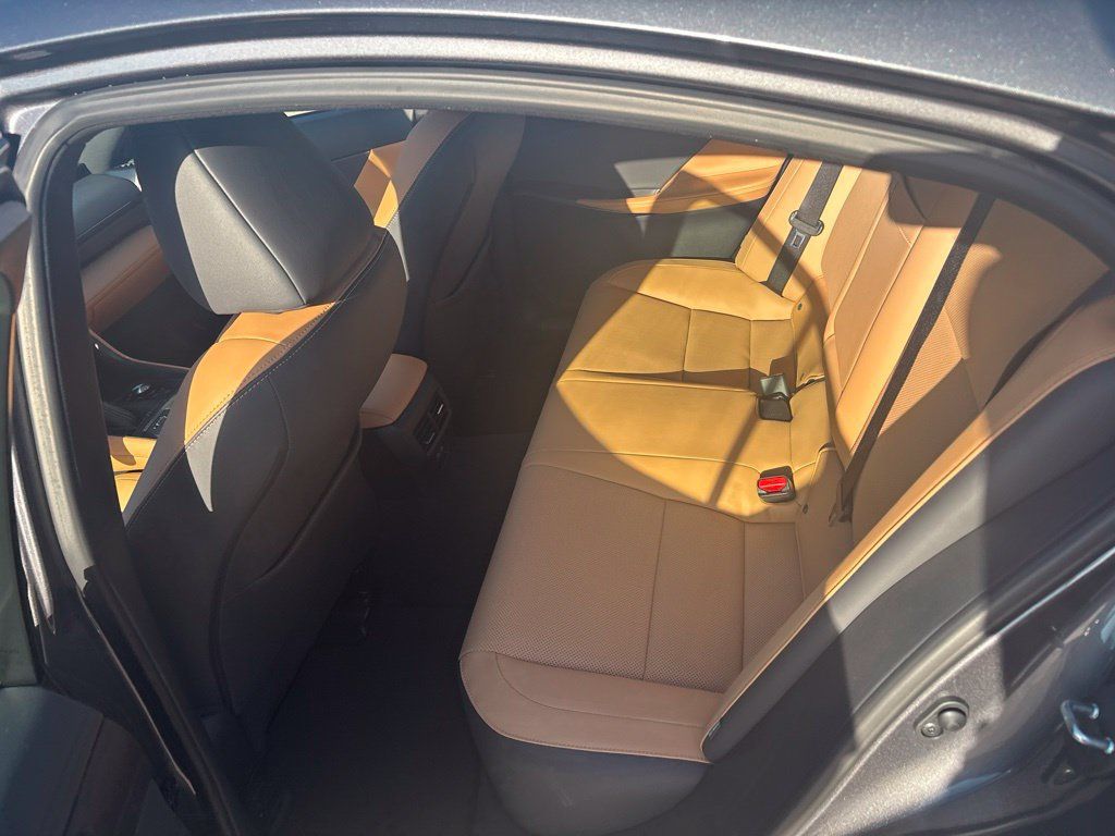 Used 2026 Lexus IS 350 F Sport RWD image 19