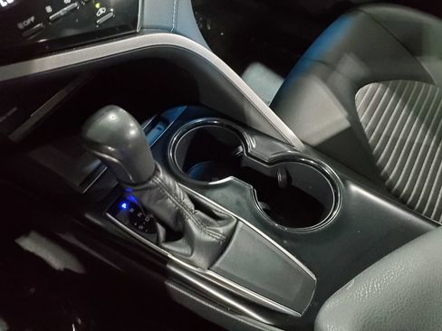 Used 2018 Toyota Camry SE w/ Audio Package FWD image 28