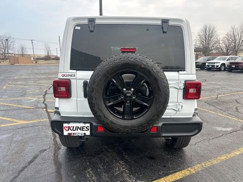 Used 2023 Jeep Wrangler Altitude image 13