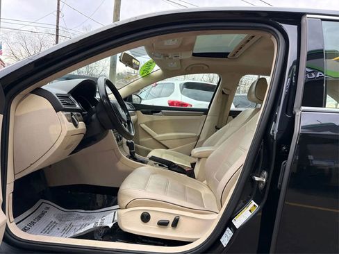 Used 2018 Volkswagen Passat 2.0T SE FWD image 9