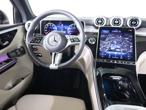 Used 2026 Mercedes-Benz GLC 300 4MATIC image 43