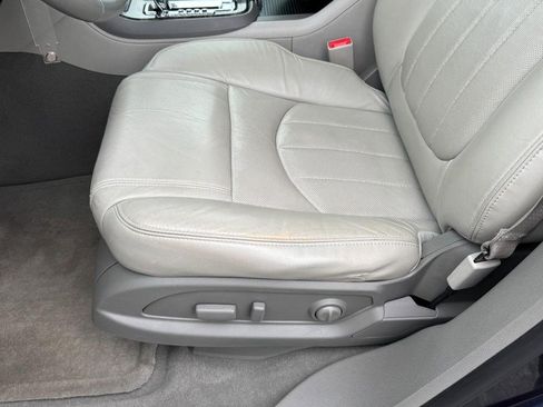 Used 2016 GMC Acadia SLT w/ Open Road Package FWD image 25